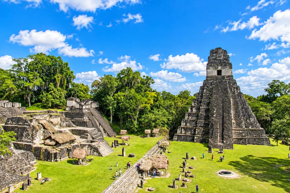 Petén · Tikal y Cráter Azul en Guatemala